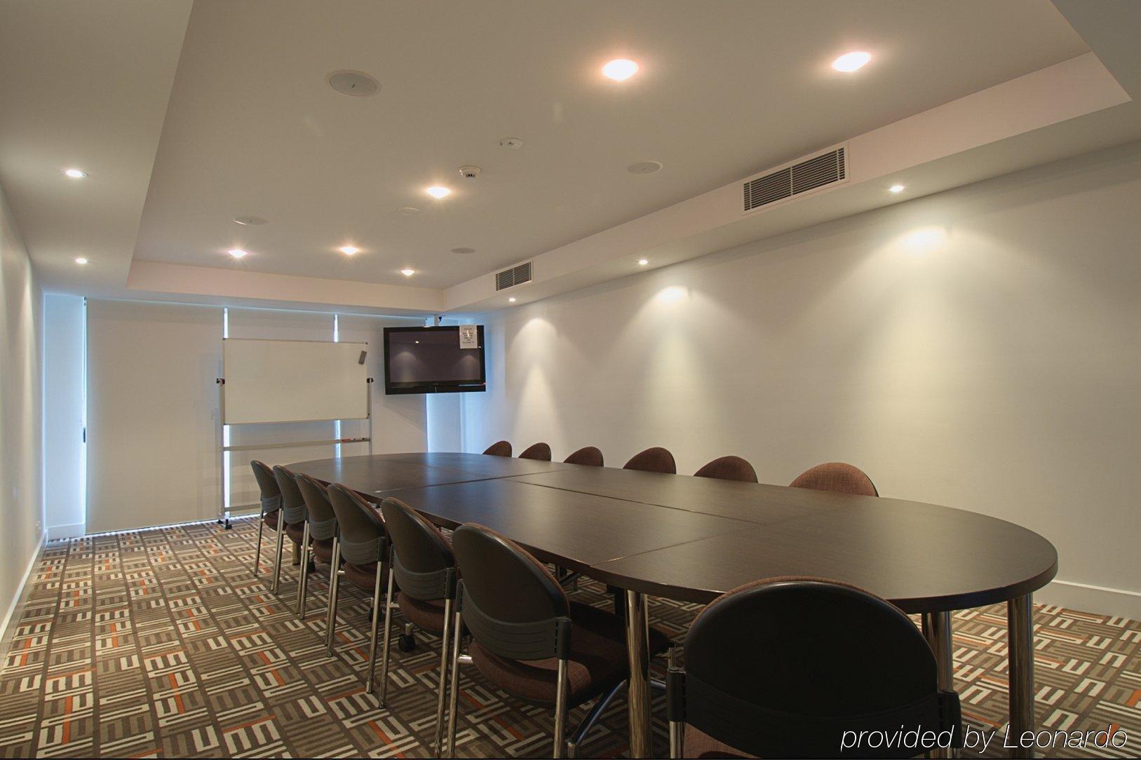 Chancellor Executive Apartments Gold Coast Bisnis foto